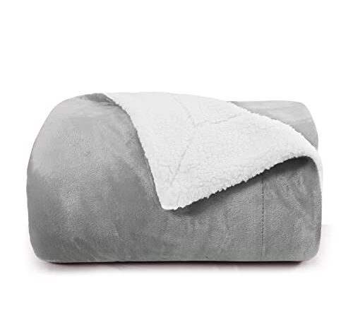 Aisbo Plaid Canape Polaire en Sherpa - Couverture 150x200 Jete de Canape Hiver, Plaid Canapé Gris Mouton 2 Personnes Doux et Chaude